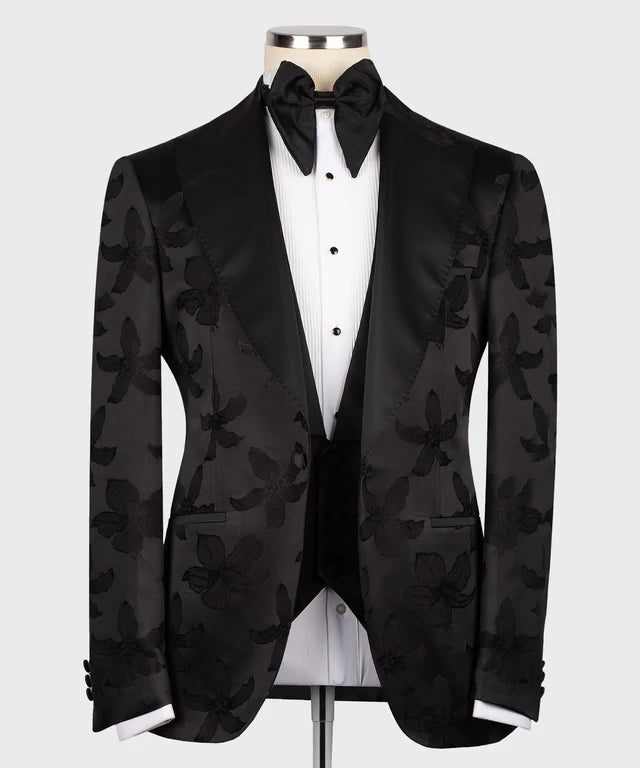 Black Pointed Collar Tuxedo