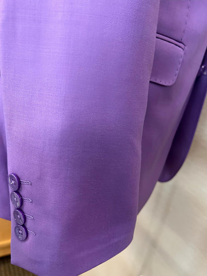 "Reverencia al óxido": traje cruzado