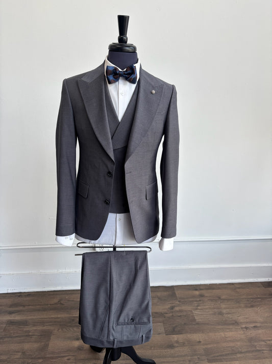 Luxury Grey Wool Suit with Bow Tie – Custom Tailored, Elegant 3-Piece Formal Set