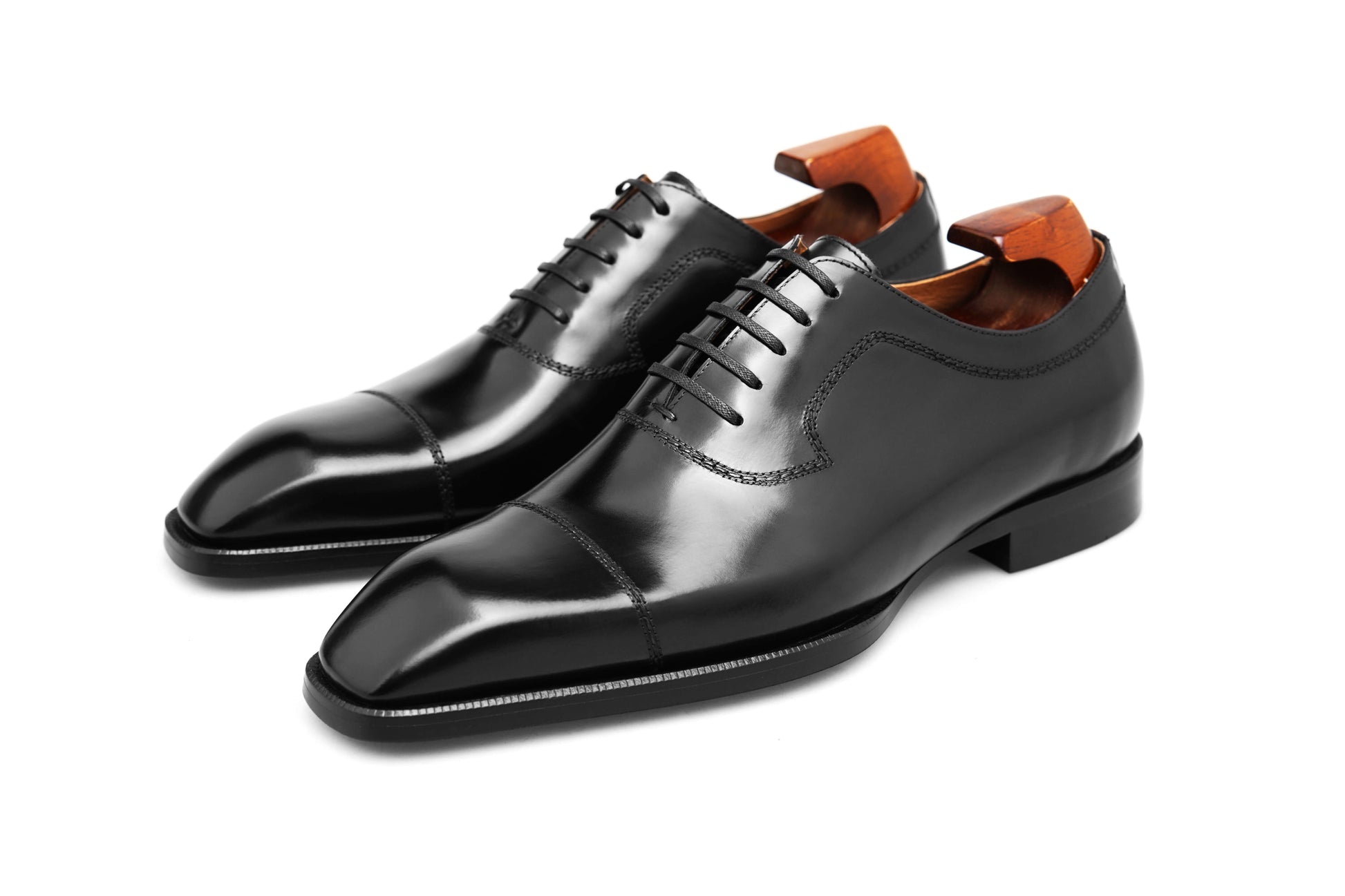 KOSS ATELIER Gloss Oxford Black Shoes with a polished leather finish for formal occasions